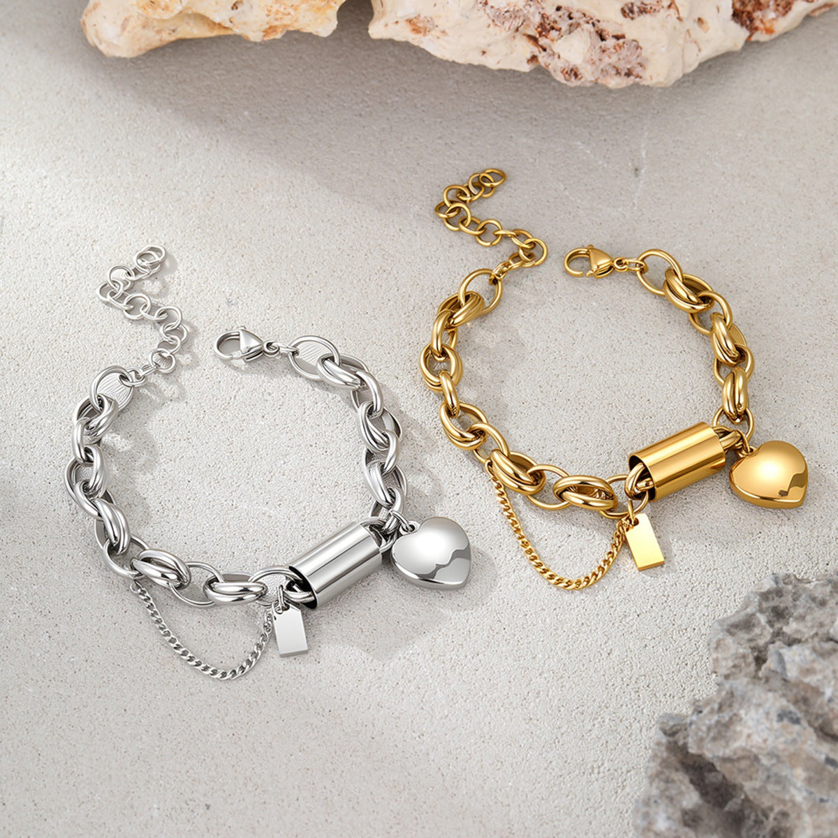 Heart-shaped pendant chain bracelet