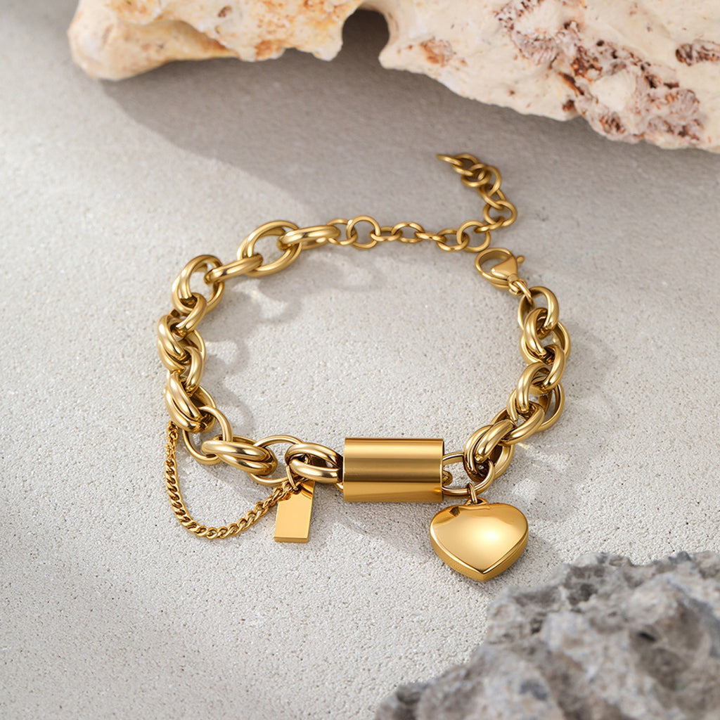 Heart-shaped pendant chain bracelet