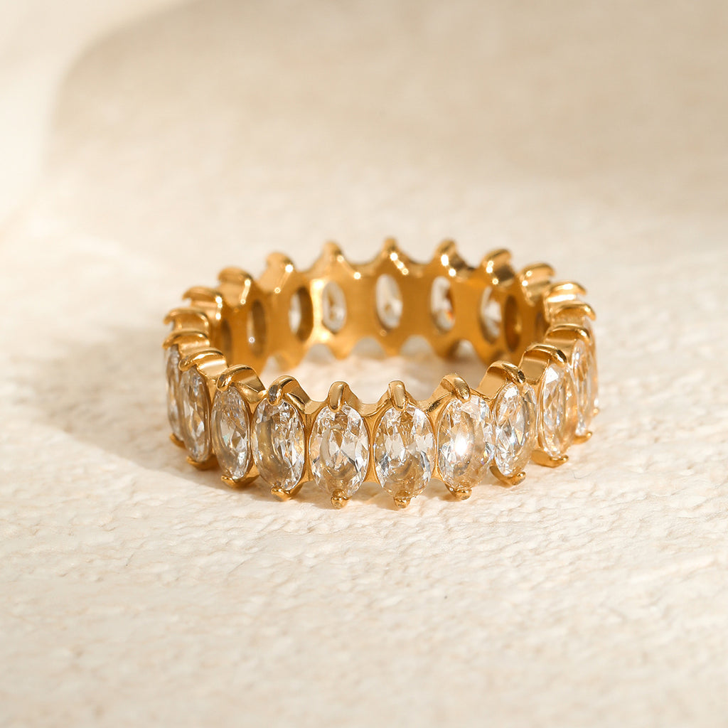 High-end ring with zircon stones embellished