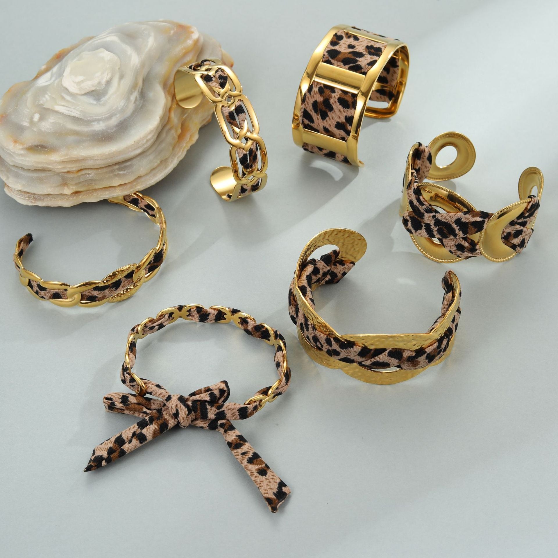 Leopard-print ribbon bracelet